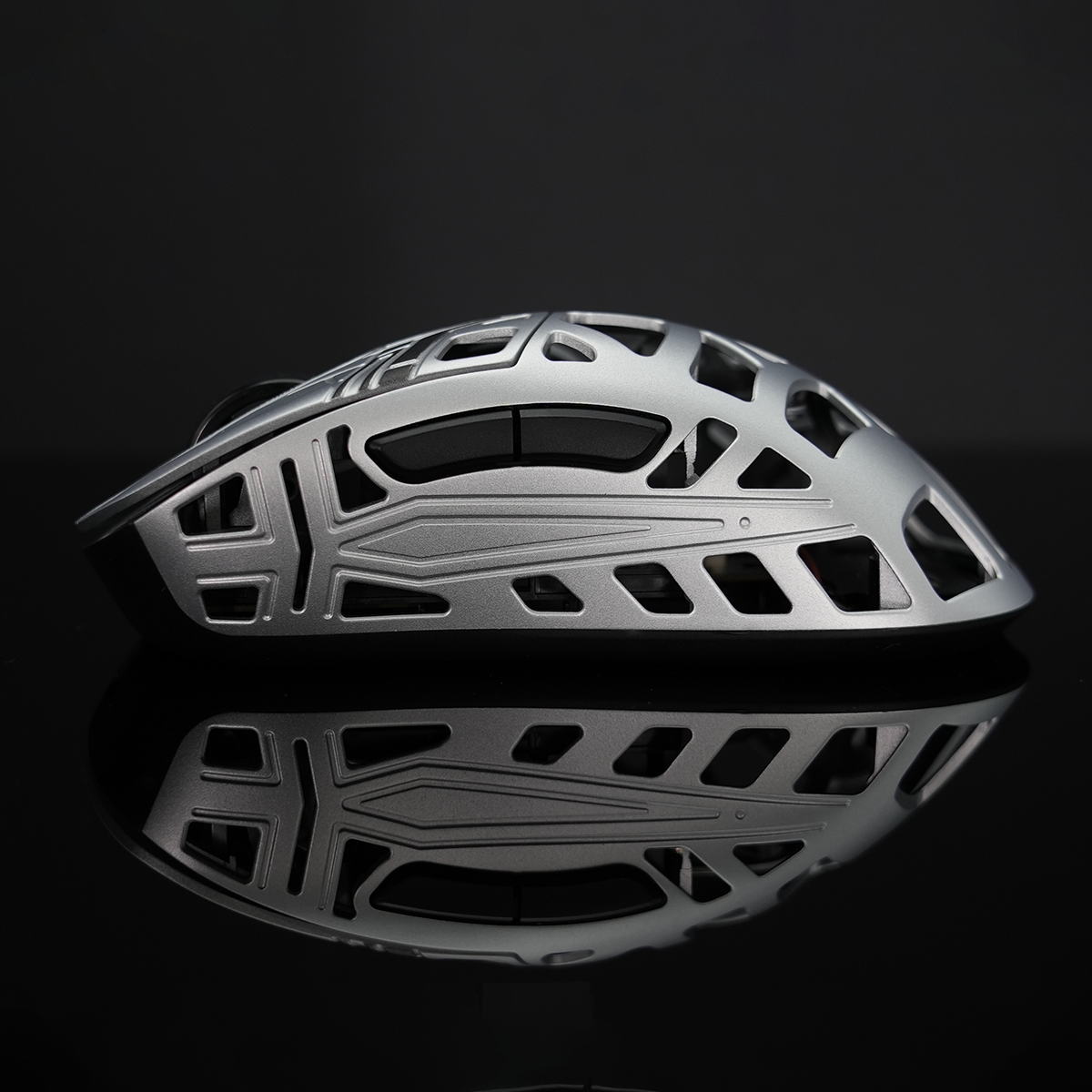 Sword X Magnesium Gaming Mouse-silver